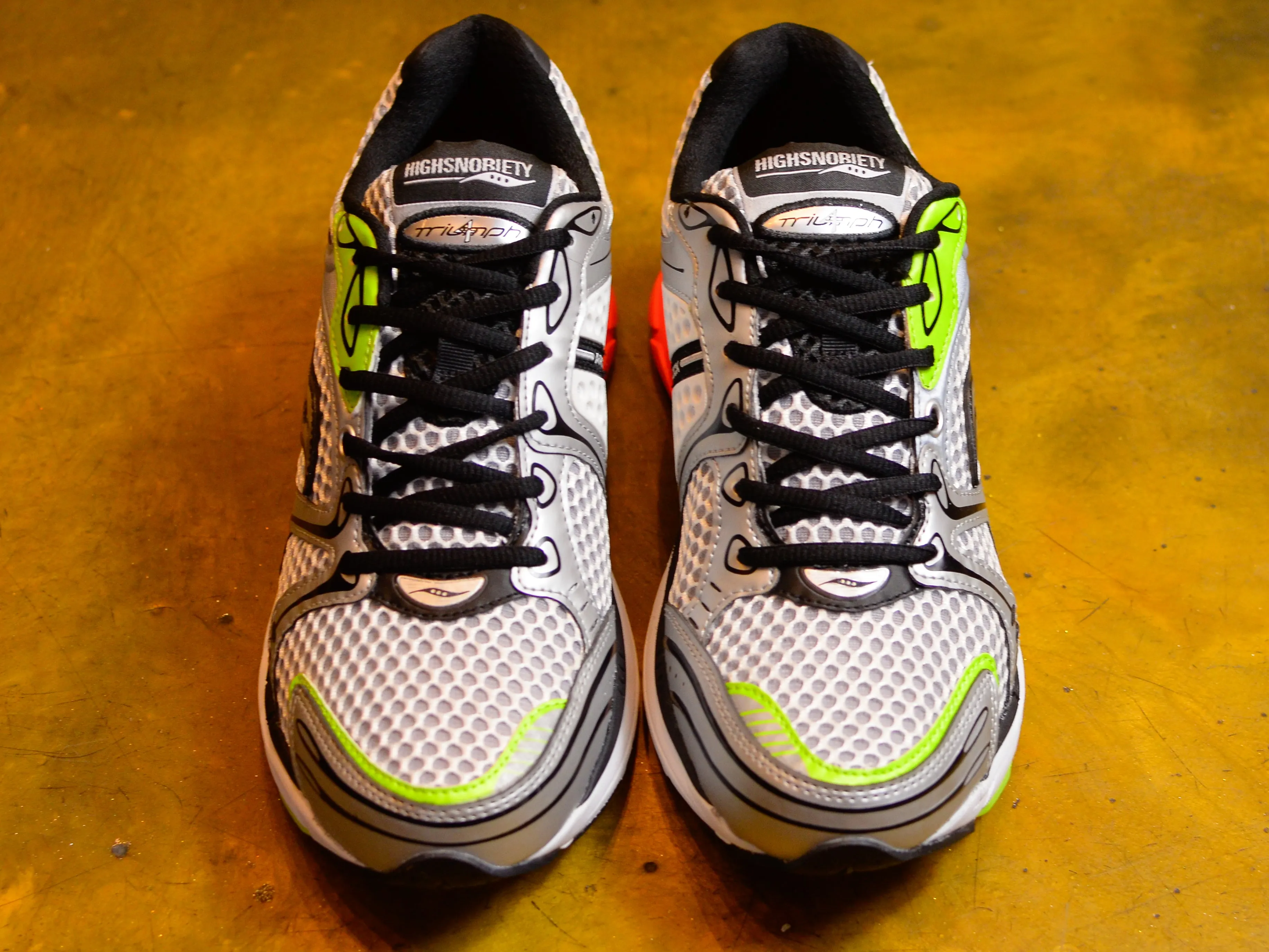 Progrid Triumph 4 Saucony x Highsnobiety - Silver / Multi