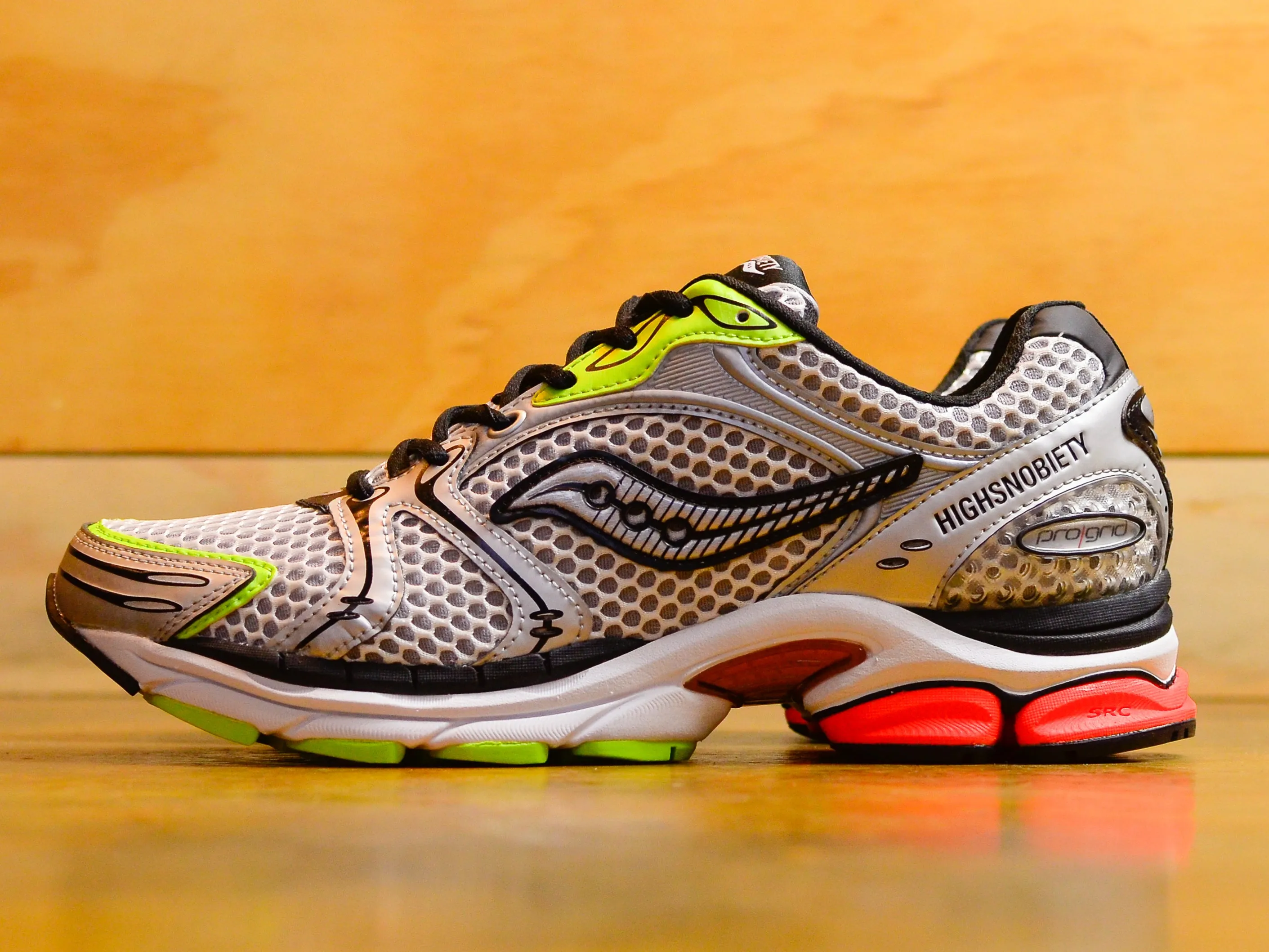 Progrid Triumph 4 Saucony x Highsnobiety - Silver / Multi