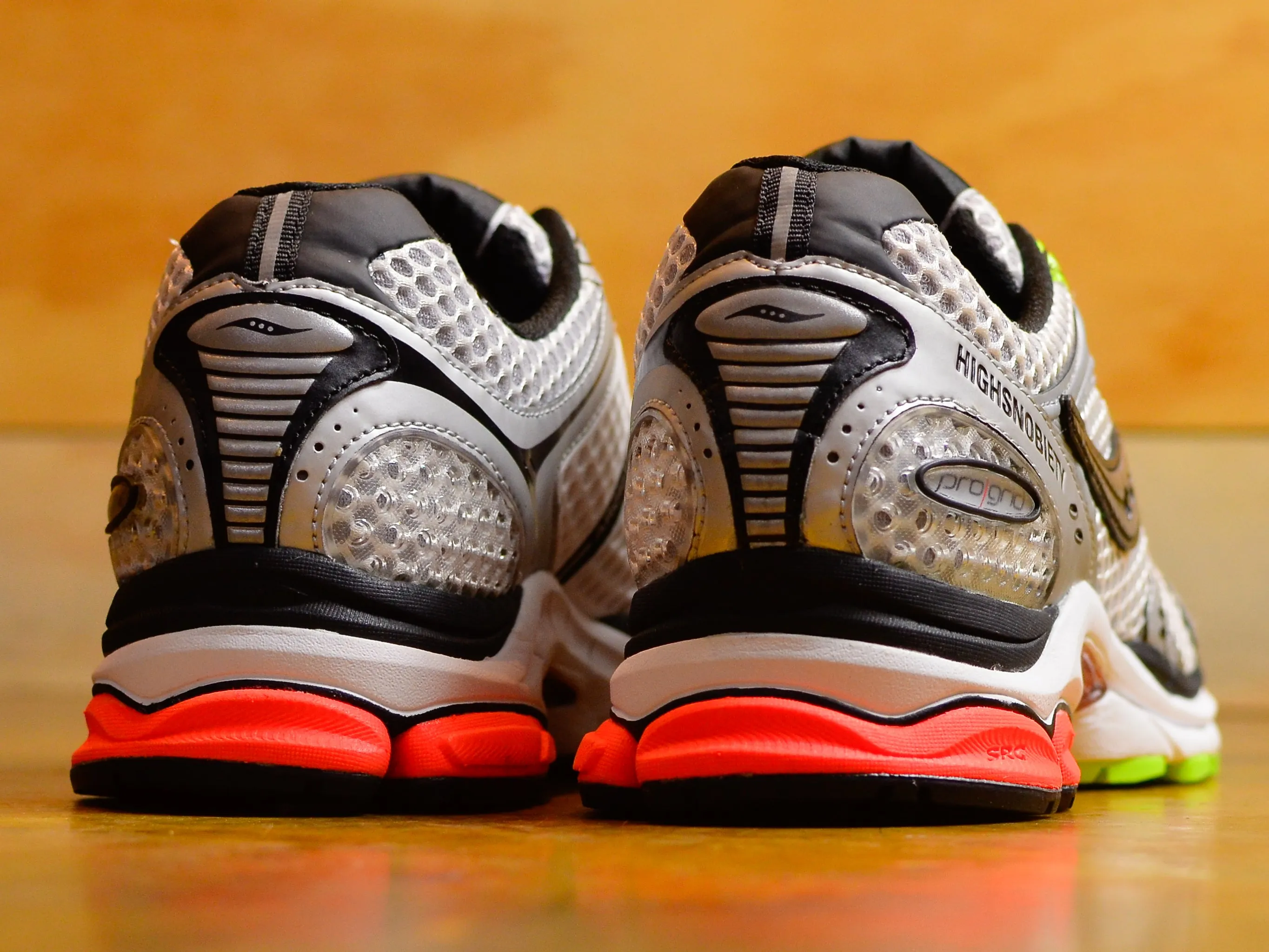 Progrid Triumph 4 Saucony x Highsnobiety - Silver / Multi