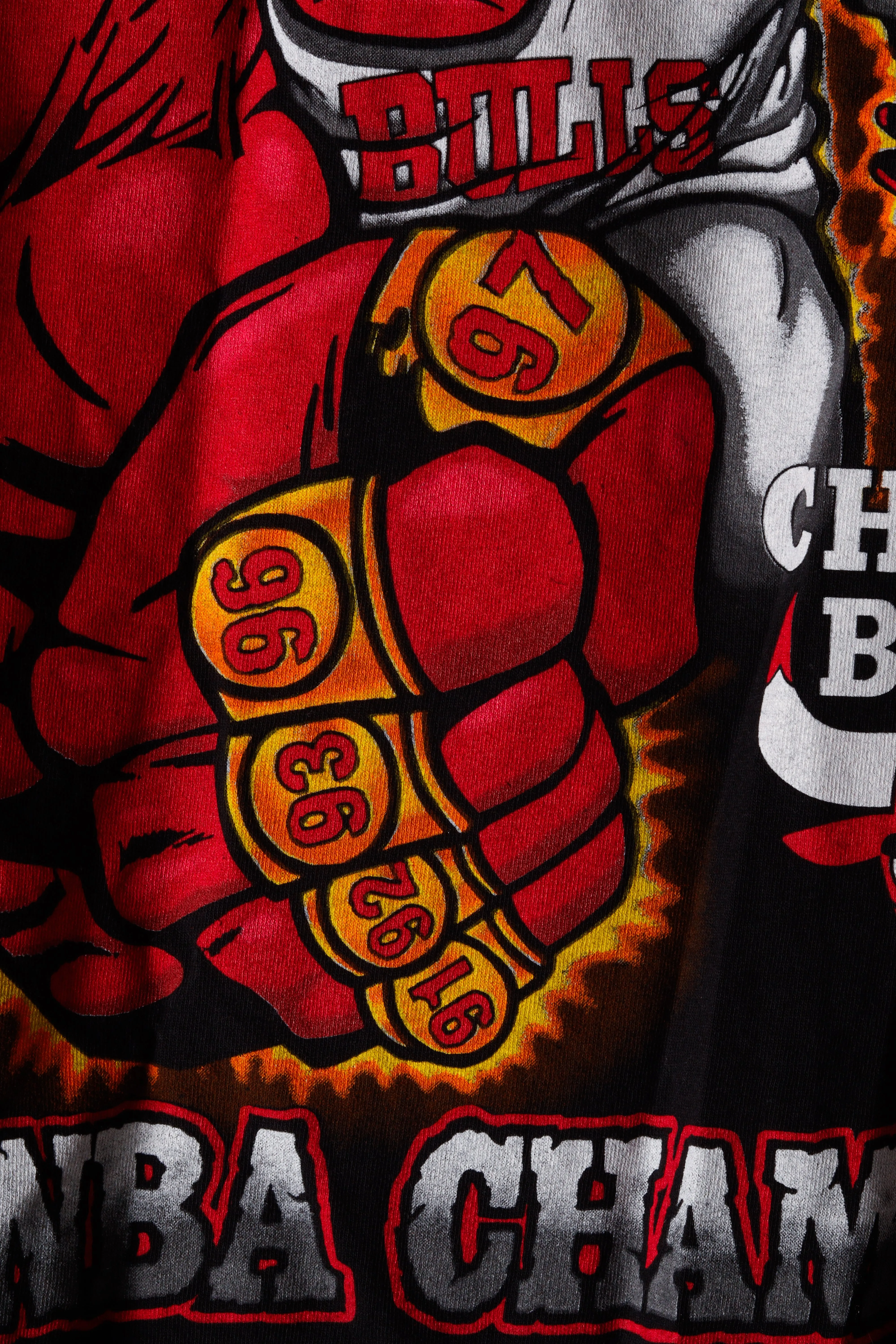 Vintage 1997 Chicago Bulls '5 Rings Mascot Caricature' T-Shirt